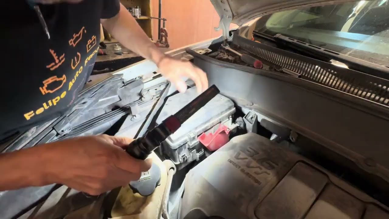 GMC Acadia Se Apaga: Power Reduce y Códigos P0689 / P1682 (Falla de Conector)