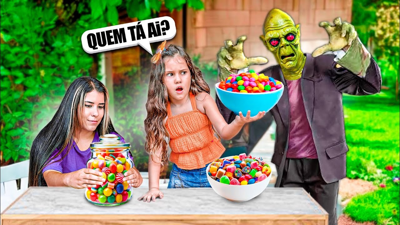 UM MONSTRO ASSUSTADOR COMEU TODOS OS DOCES DA LAYRA!!