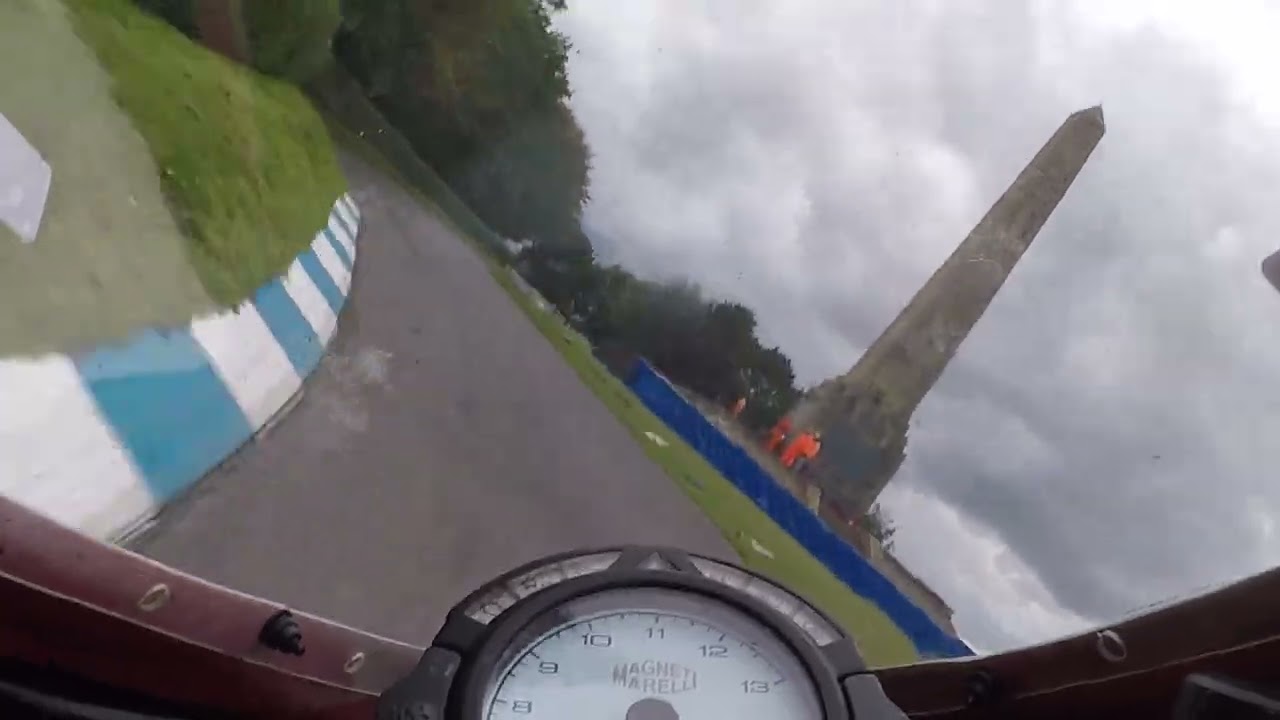 Olivers Mount Gold Cup 2025 Support Race 1 Ducati 749