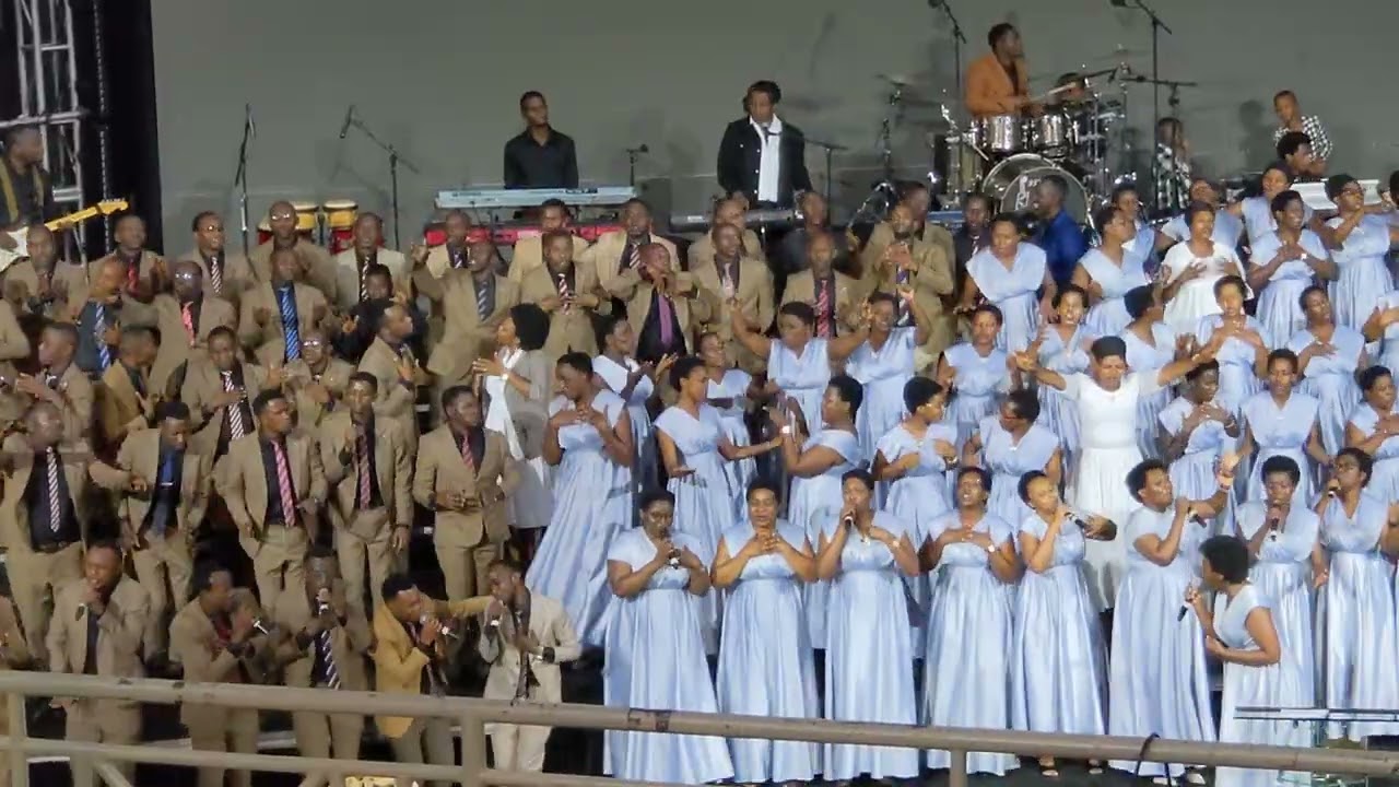 IRIBA CHOIR ADEPR BUTARE RYANEJEJE ABANYA KIGALI PE!! ADEPR NYARUGENGE BYARI IGITERANE KIDASANZWE