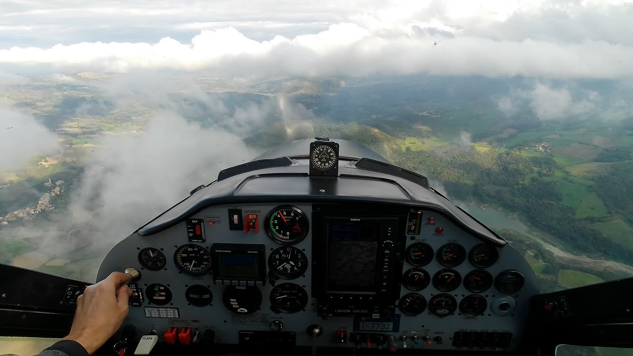 Tecnam P92 - Skimming the clouds over Oltrepò