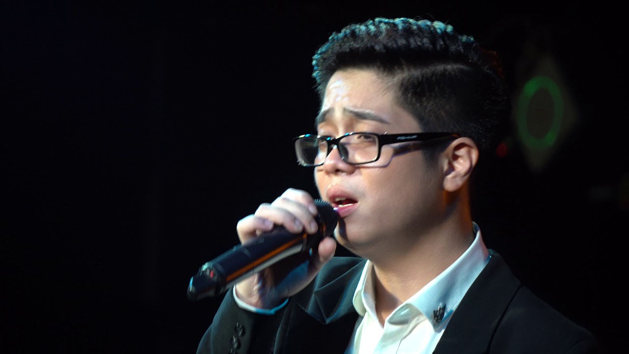 [4k Fancam] 170813 B&ugrave;i Anh Tuấn - Xin Em @ Swing Lounge