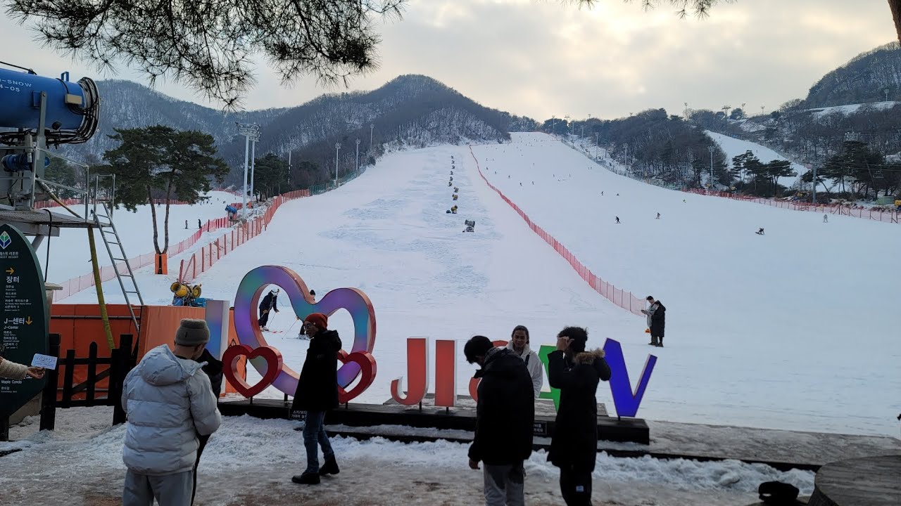 snowboarding in Korea 🇰🇷|| jisan ski resort ♥️