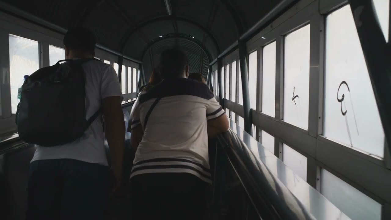 Philippines, Metro Manila, Ortigas MRT Station, 1X escalator