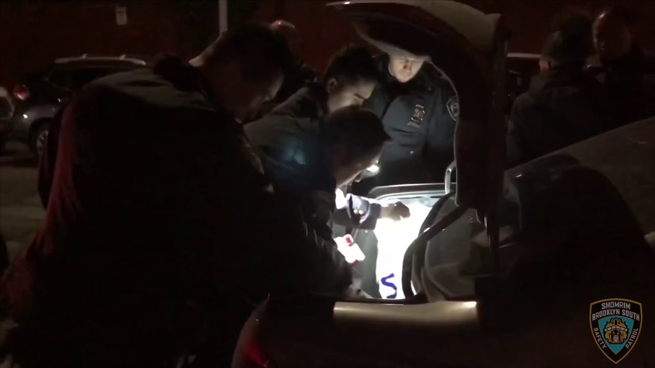 (BSSP) Boro Park Shomrim responds to calls for 2 perps going around Mail fishing.
