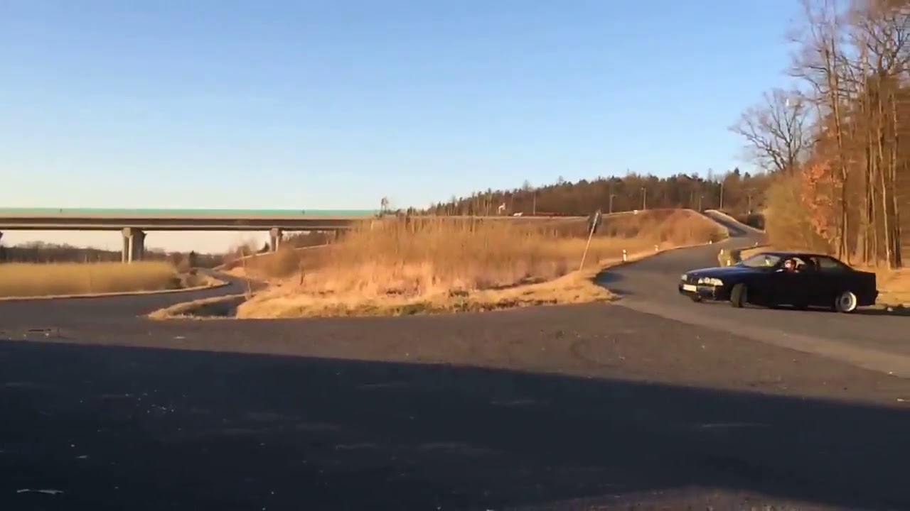 Scandinavian flick with BMW e36 325i