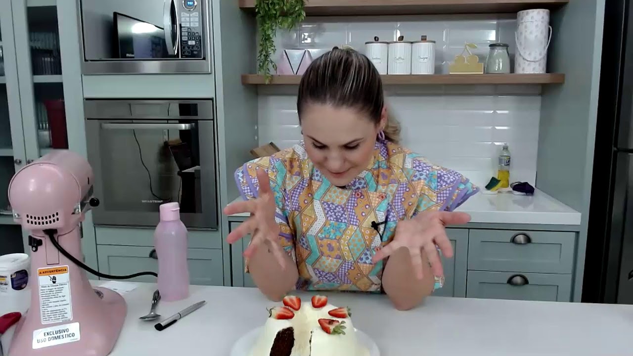 BOLO VULCÃO DE CHOCOLATE COM NINHO