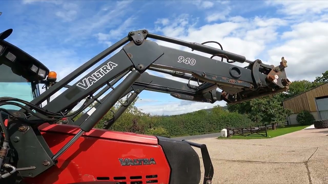 Valtra 6350 & Loader