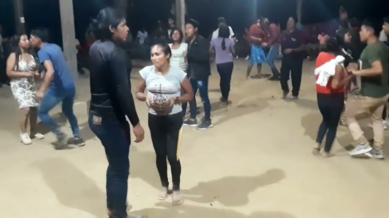 Deivis Manchu en vivo comunidad Tiinkias Pastaza