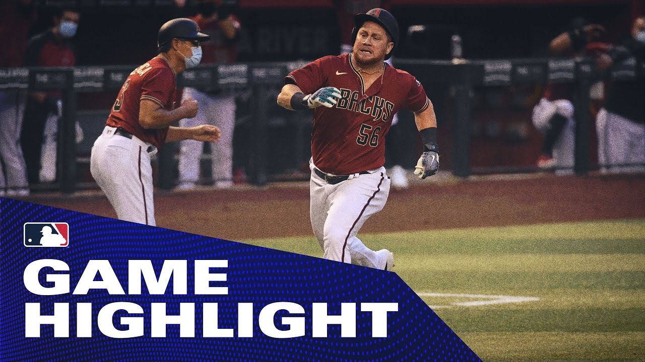 Kole Calhoun with an INSIDE-THE-PARK Home Run!