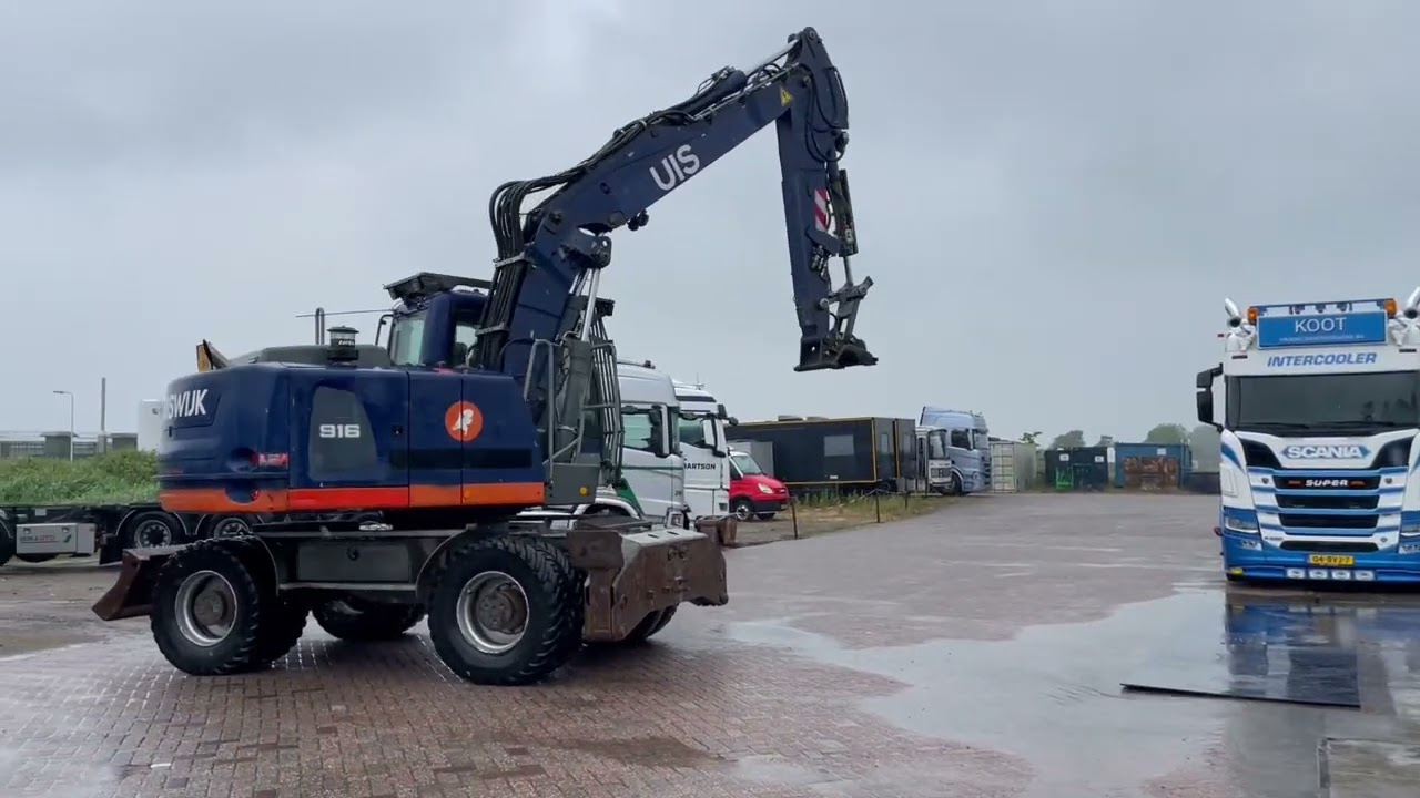 For sale Liebherr 916 2015 blade&outriggers at Koot Handelsonderneming bv