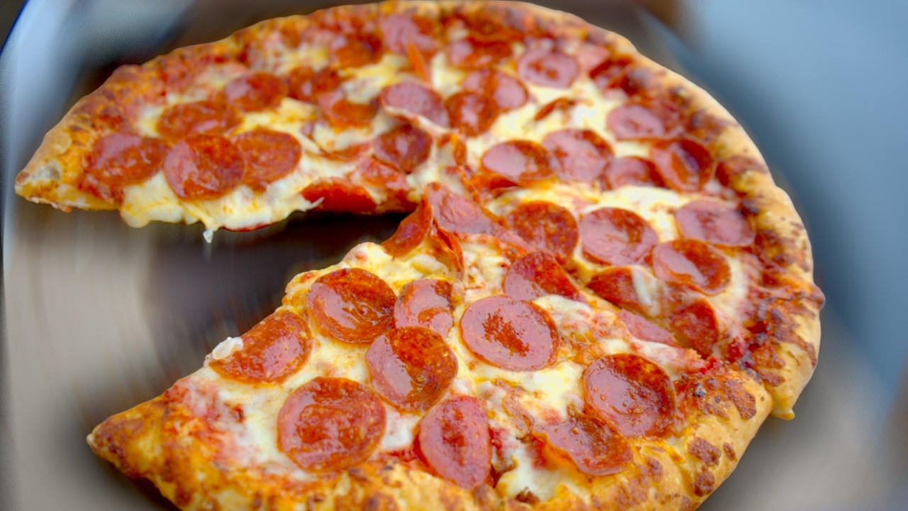 Tasty And Crunchy | Triangle Cheese Pepperoni Pizza Review!