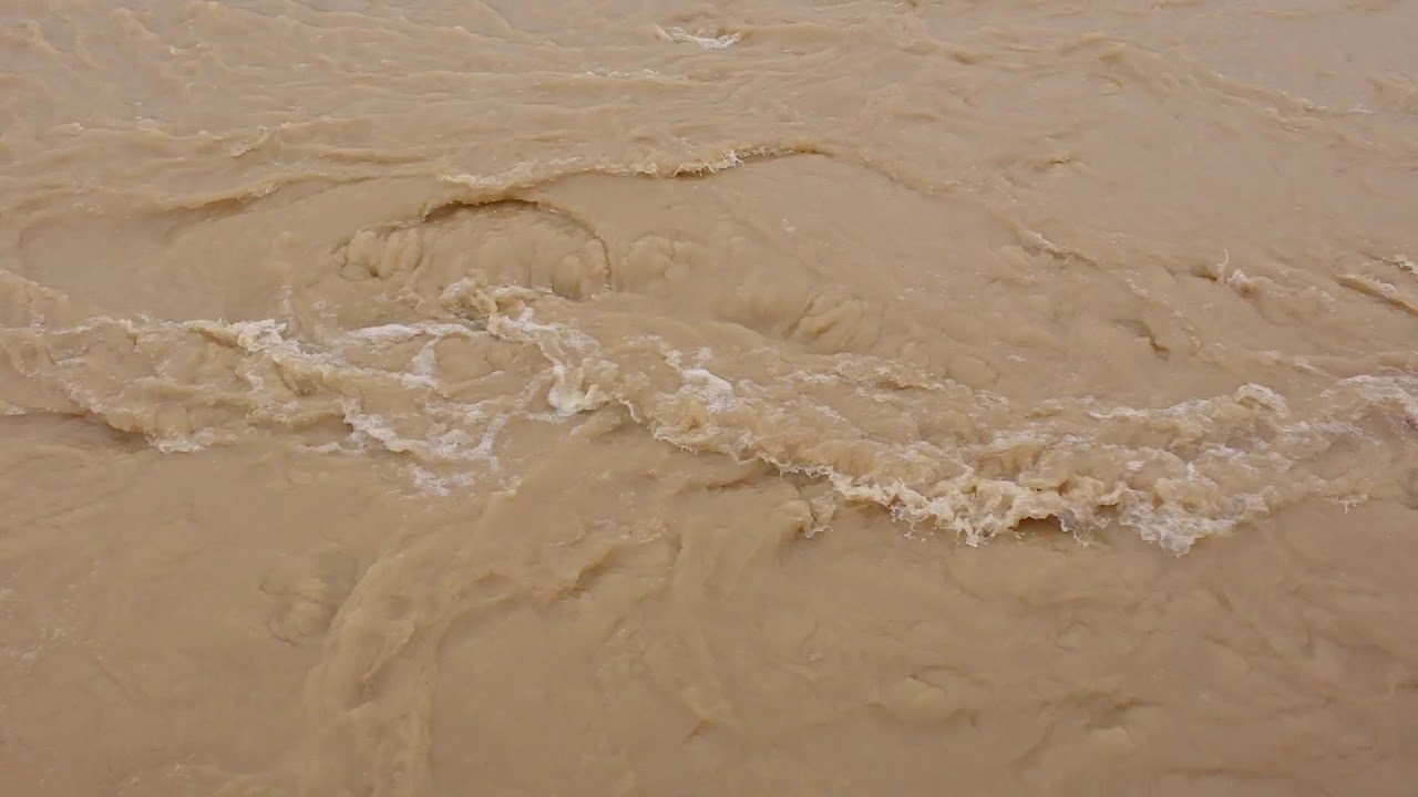 Helmand river floods water
