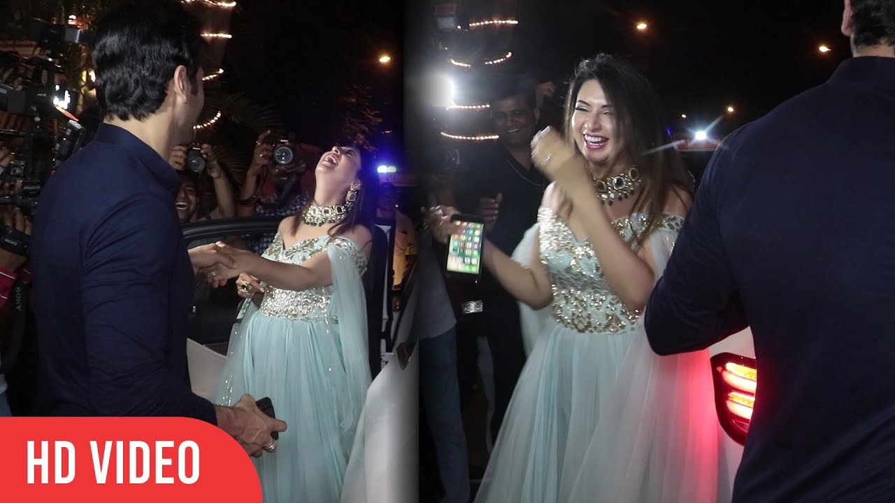 Divyanka Tripathi and Vivek Dahiya Funny Moment at Ekta Kapoor Diwali Party 2018