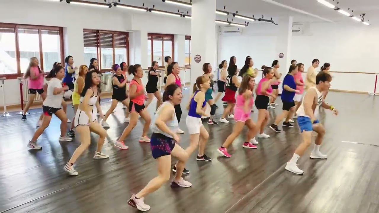 FAMILY AFFAIR Remix - Dance Fitness Workout / Zumba / JM Zumba Dance Fitness Milan Italy