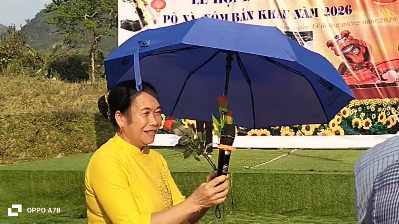 Cảm Ơn Chị Lòng Mời Hứa Cẩn Lên Hát Đối Đáp Với Trần Ngoan mọi khần thinh nớ &