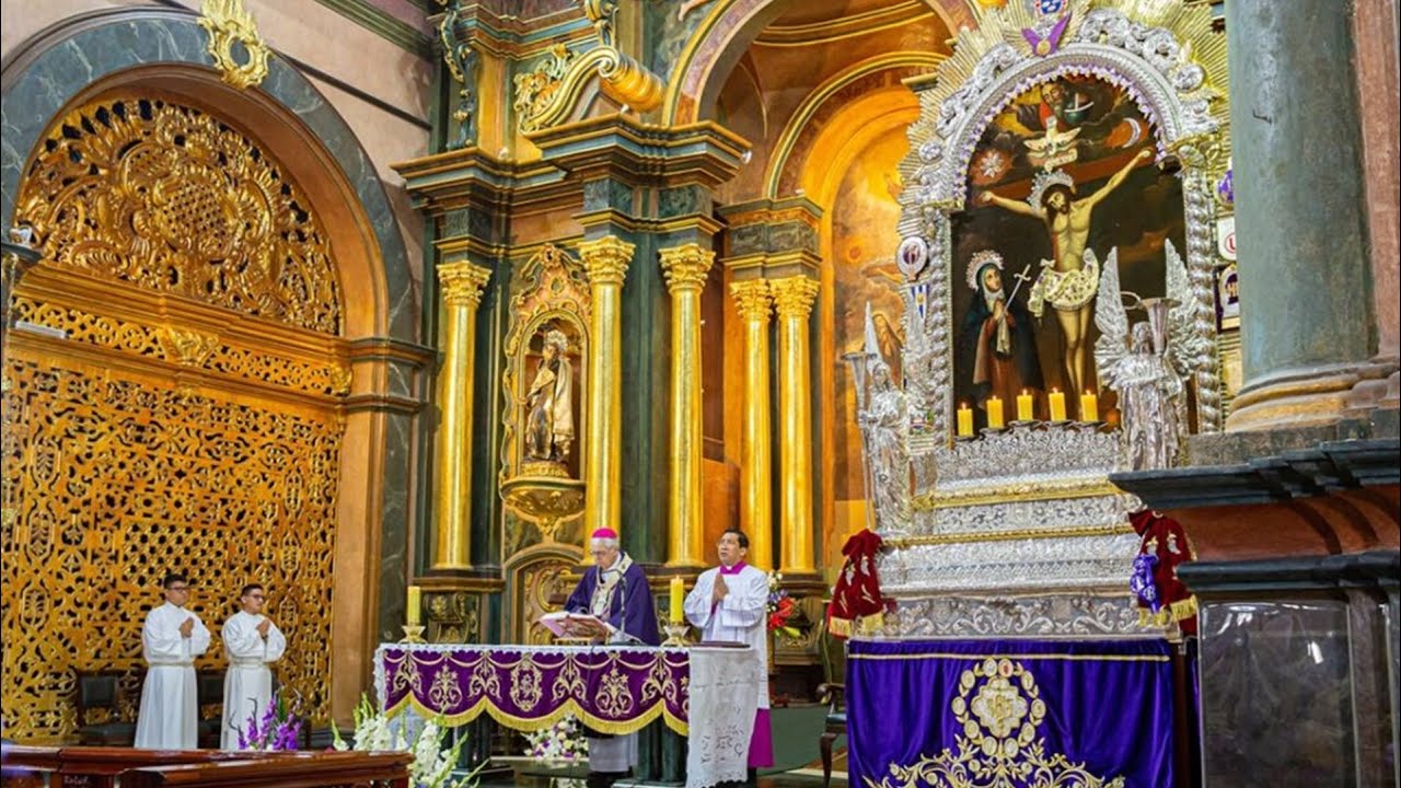 Misa Dominical  Mons Carlos Castillo Mattasoglio Lima 27/10/24 Iglesia de las Nazarenas Lima-Perú