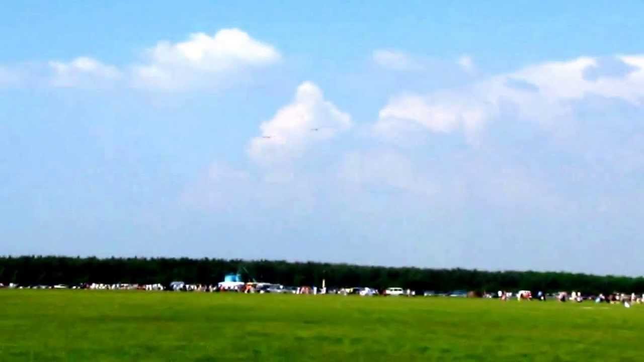 F-16's over Michałk&oacute;w Airport