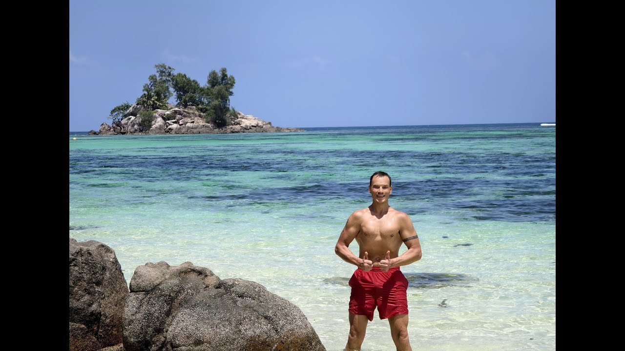 цвет воды-УАУ обзор немноголюдного пляжа Anse Royale Beach, остров Мае, Сейшельские острова видео №2
