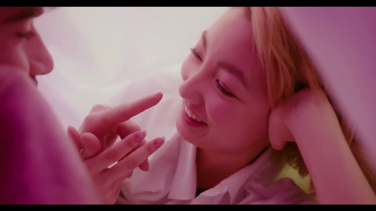 Cozy Cuddles & Calm Vibes | Affectionate Couple&rsquo;s Feel-Good Moments Short Film