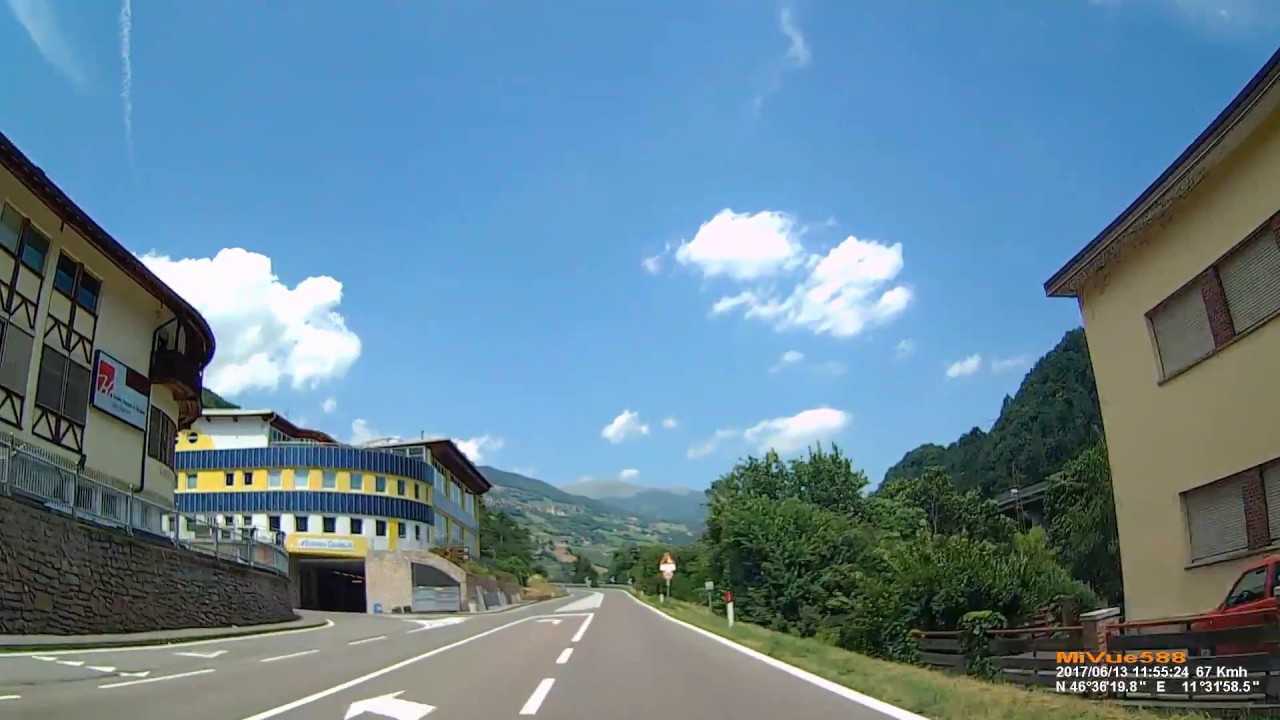 I: Kollmann. Gemeinde Barbian. Barbiano. Trentino-Südtirol. Ortsdurchfahrt. Juni 2017