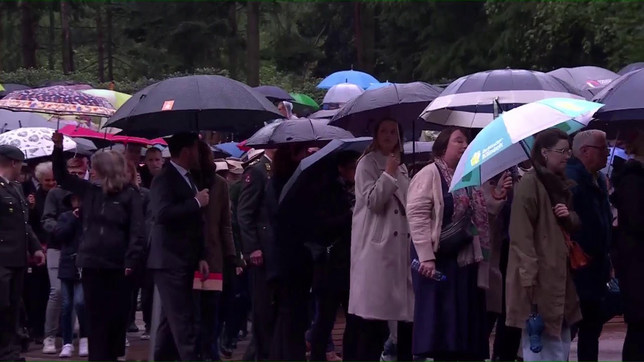 Dodenherdenking: Militair Ereveld op de Grebbeberg | RTV Utrecht
