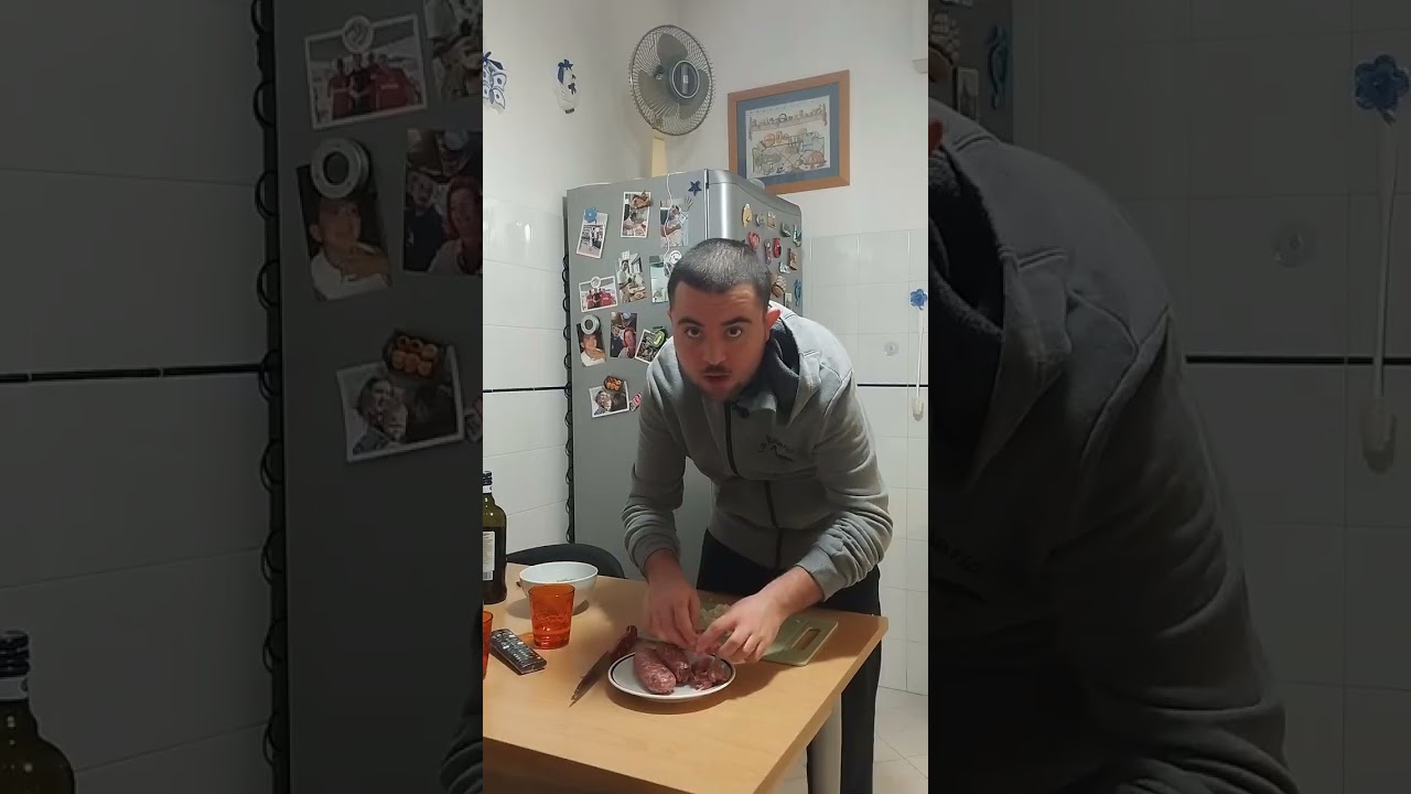 Mezze maniche salsiccia e piselli