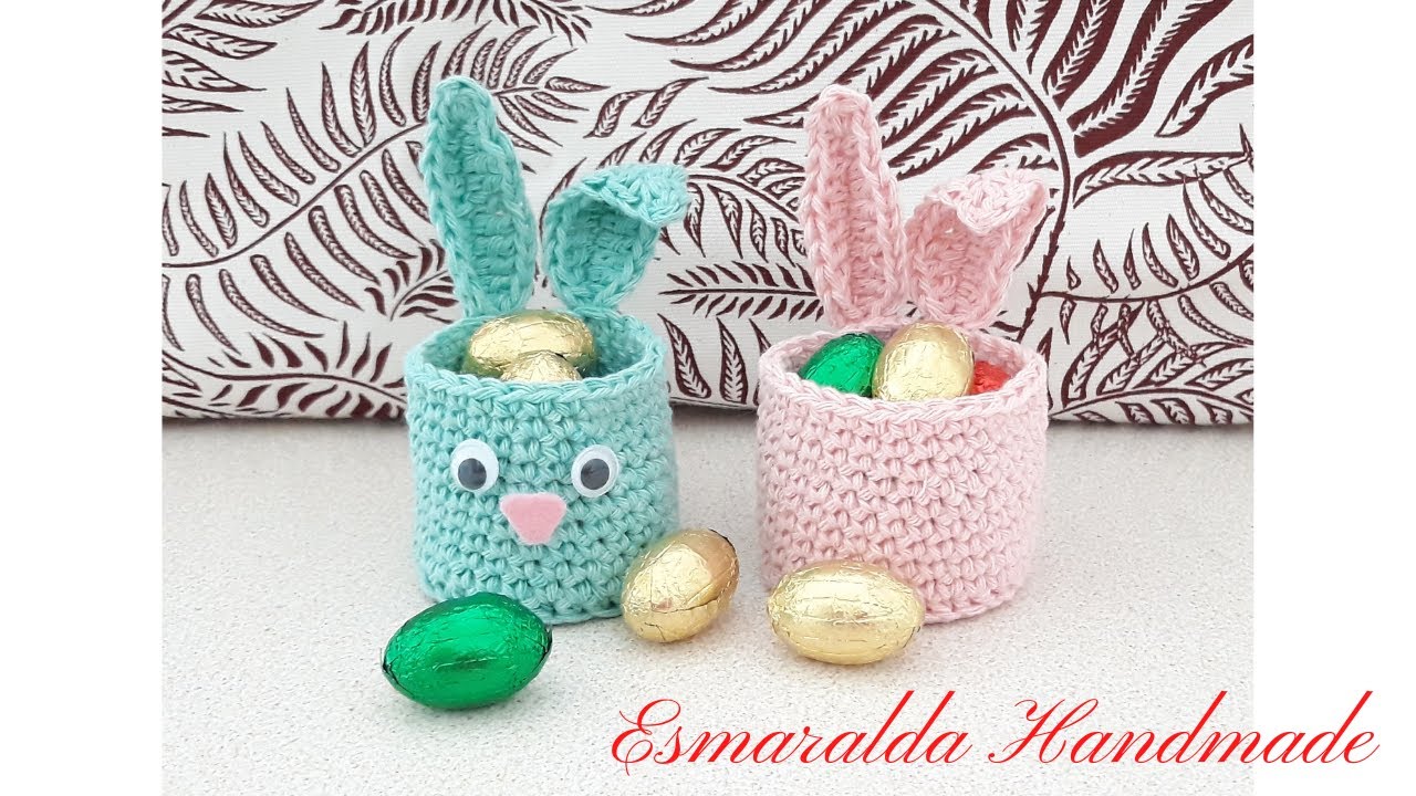 Coniglietto porta ovetti/The rabbit brings the chocolate eggs/El conejo trae los huevosde chocolate.