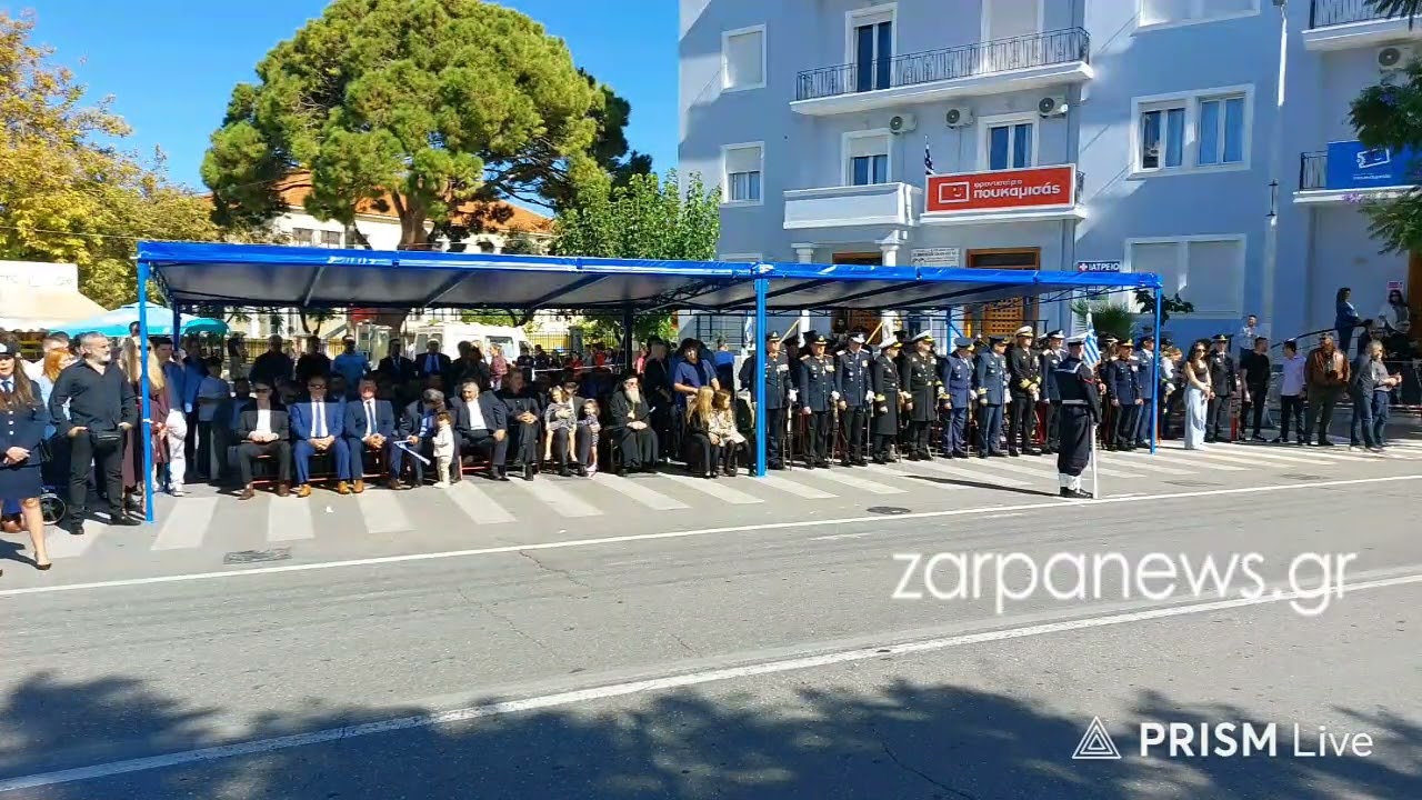 Η παρέλαση της 28ης Οκτωβρίου στα Χανιά 