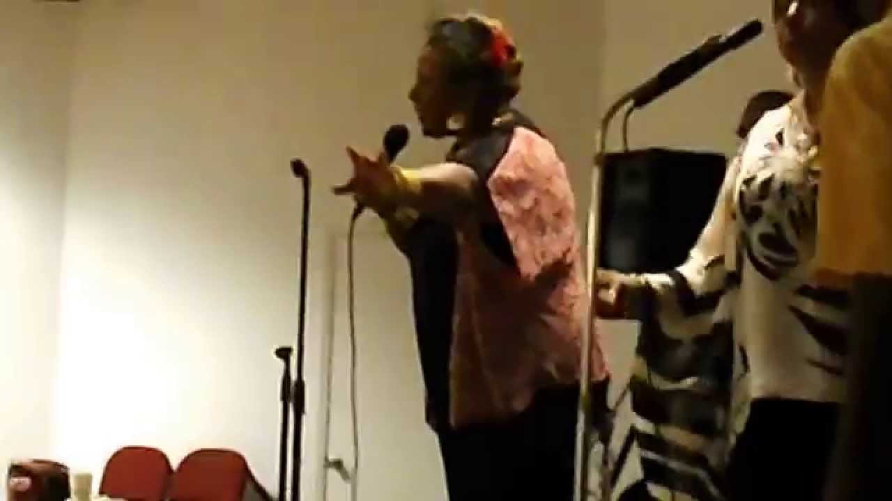 Stephanie Best & The S & S Band :Somethin About U Baby-Live