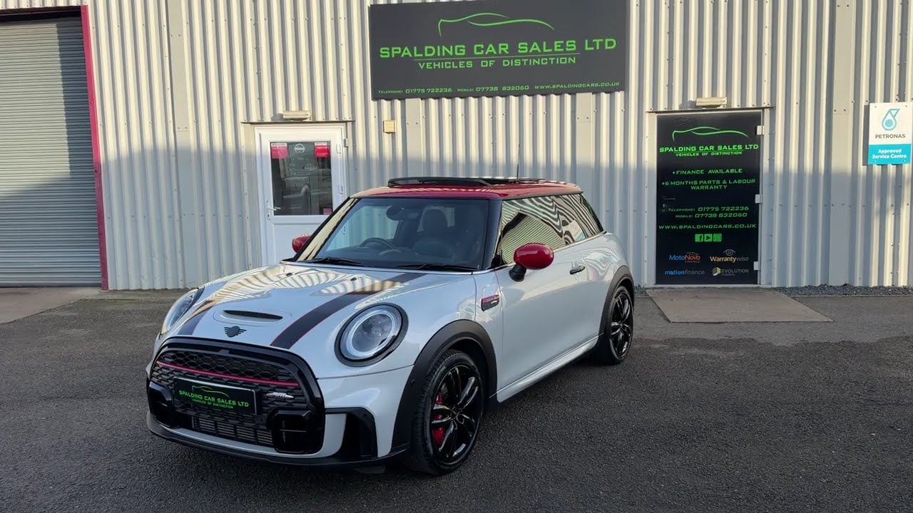 Mini 2.0 John Cooper Works Comfort Plus Pack - Navigation Pack - Panoramic Roof - Heated Windscreen 