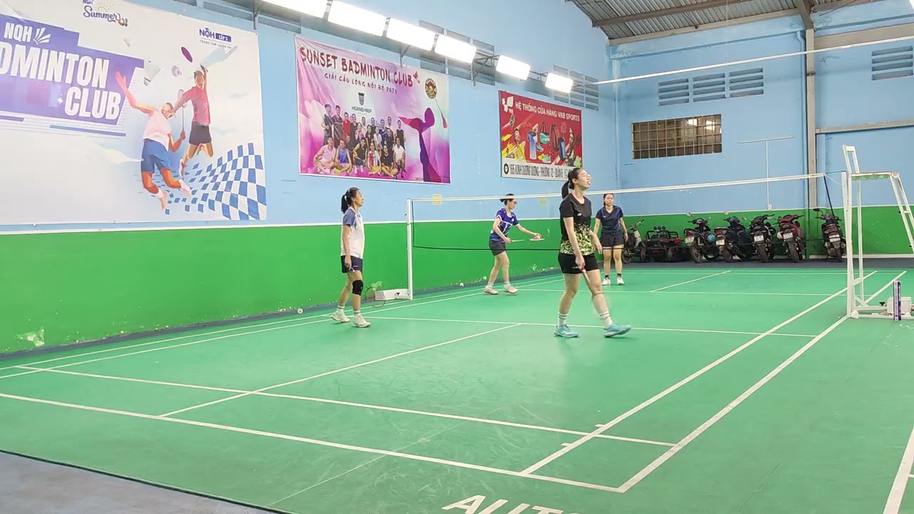 LAN / HÀI VS NGA / NHI