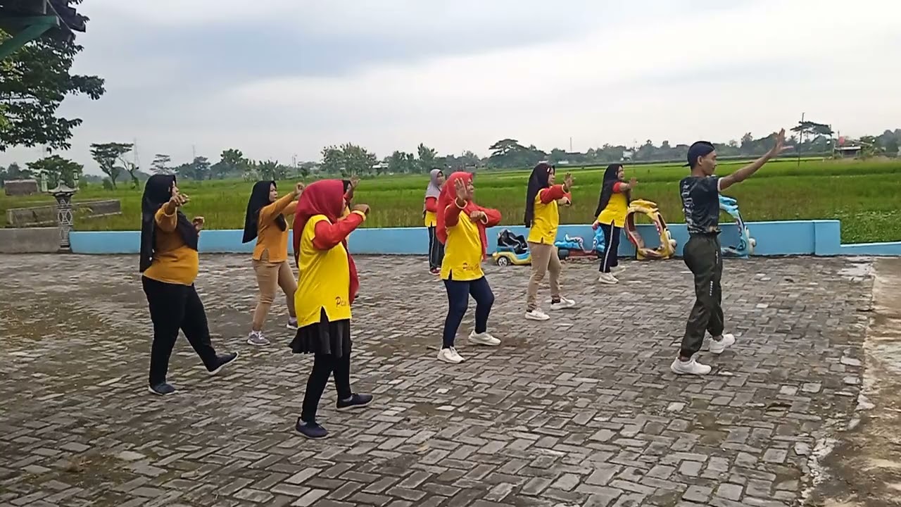 Ayang² senam kreasi