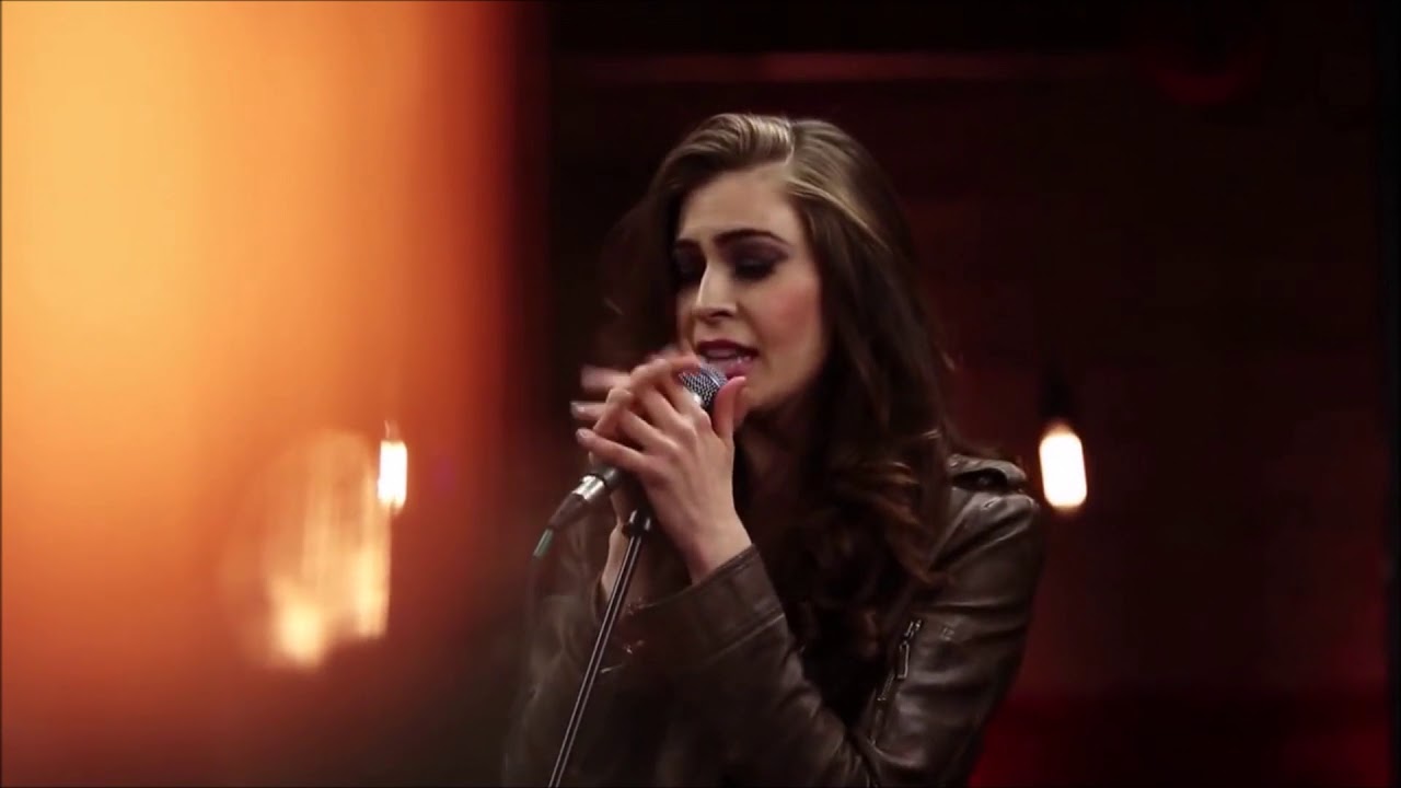 Autumn Hill - It Ain't Christmas - Live At The Edison