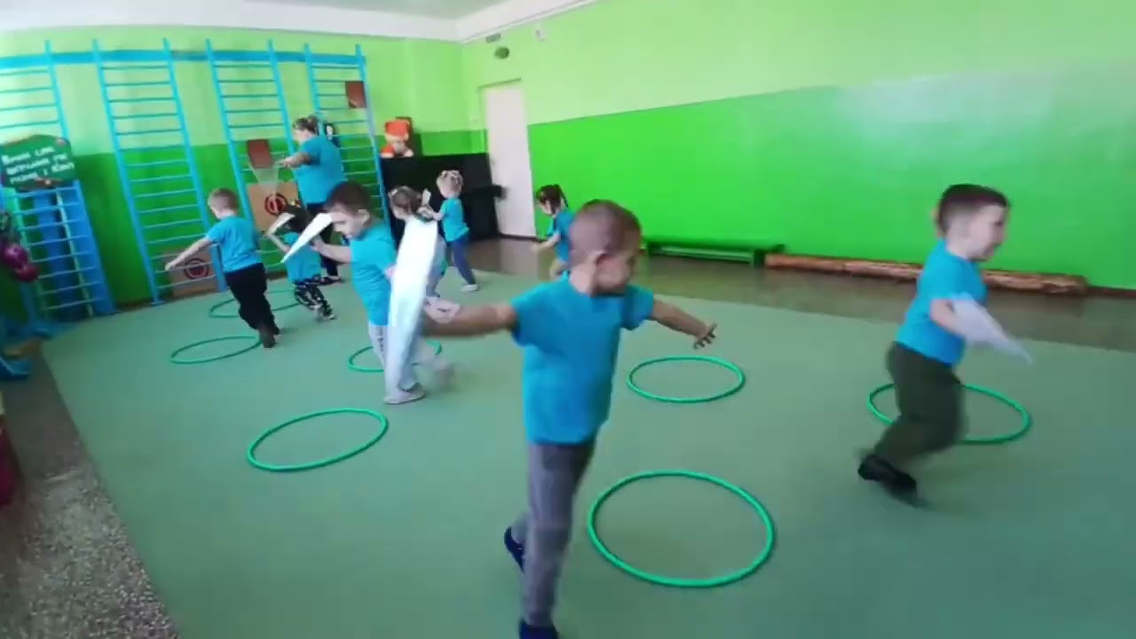 БІРЮЗОВИЙ ЛІТАЧОК