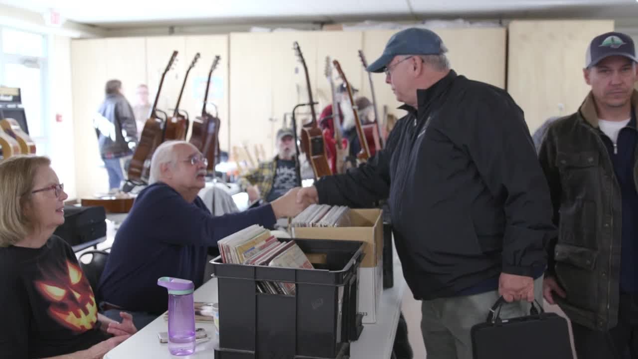 NH Chronicle: The Musician's Flea Market