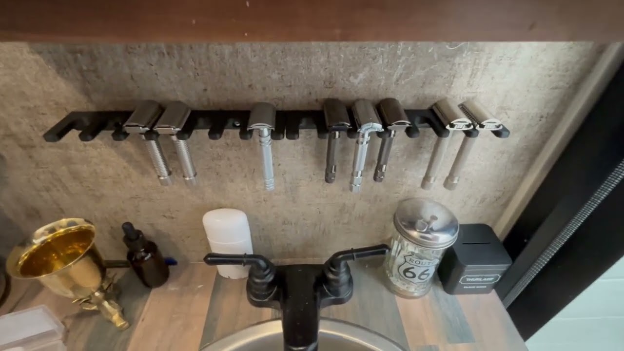 JRM Shaving Company 2 of 7 razor racks and 2 new shelves for razor products 
