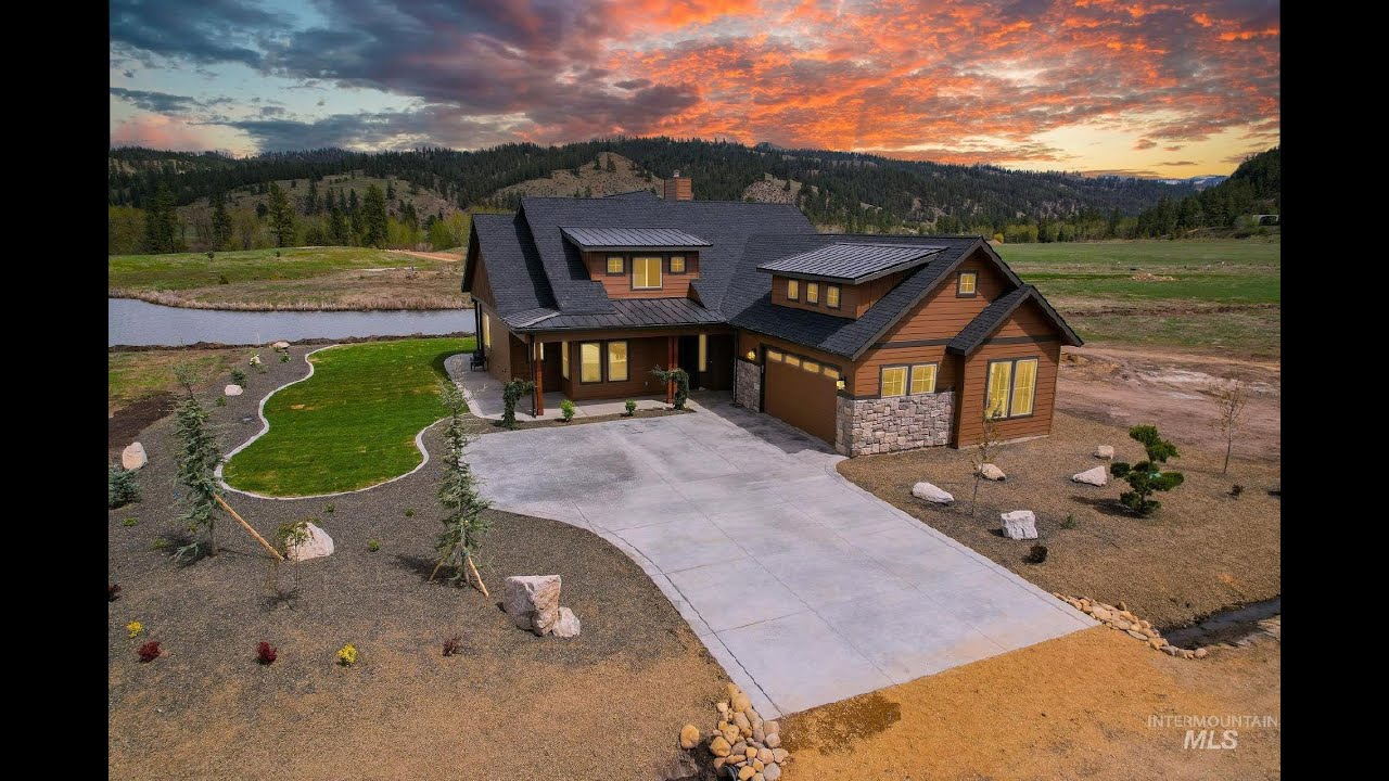 NEW LISTING: 38 Singing Springs Way Garden Valley ID 83622