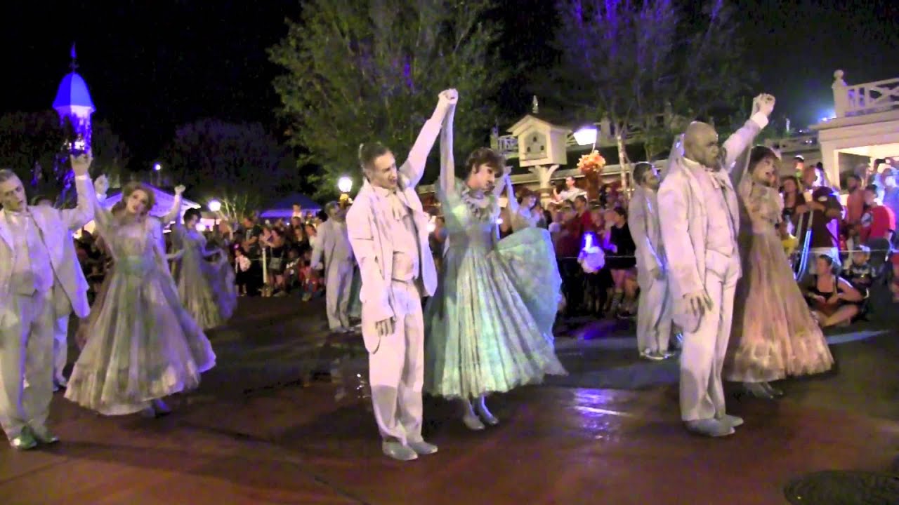 Tommy greeted by characters at MNSSHP parade Oct 25 Halloween early parade