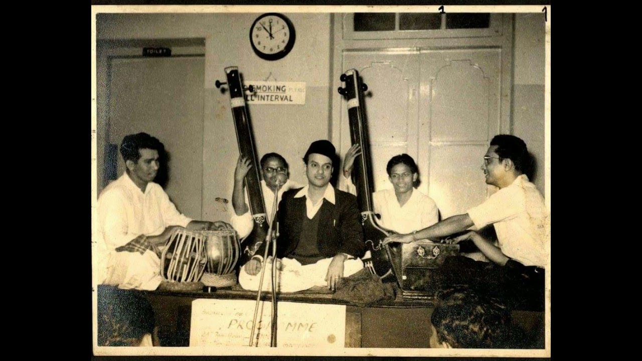 Suresh Haldankar with Vasant Achrekar. -- shri  ranga kamlakanta,Manini
