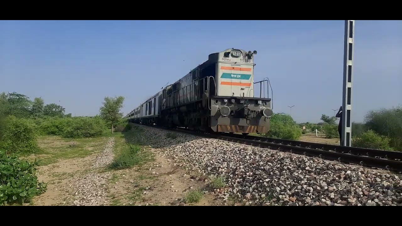 Extreme Action Diesel Alco WDM3D 11148  Locomotives Indian Railways Bikaner Rajasthan #indianrailway
