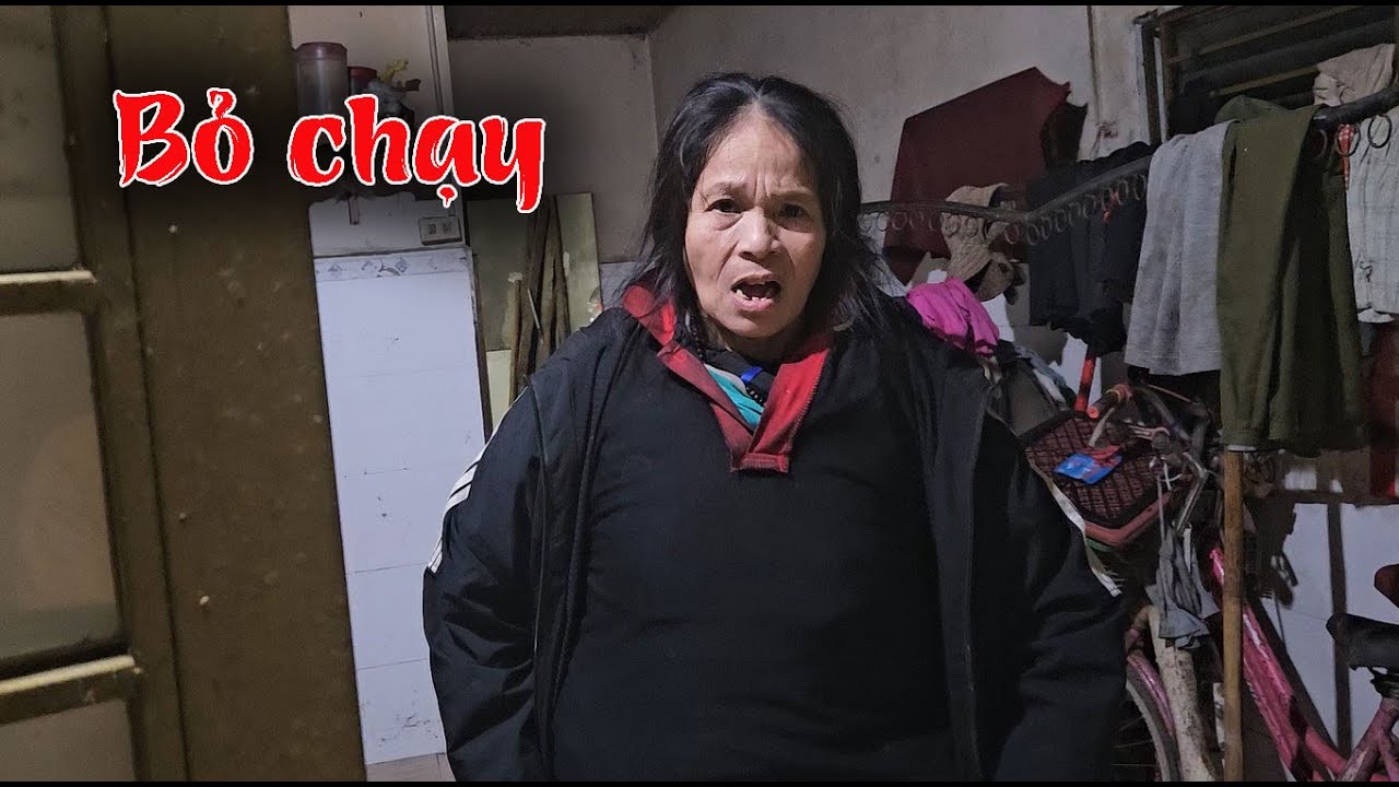 Bỏ chạy mất dép khi ghé thăm nhà Dì Minh, lần đầu tiên gặp cảnh này.