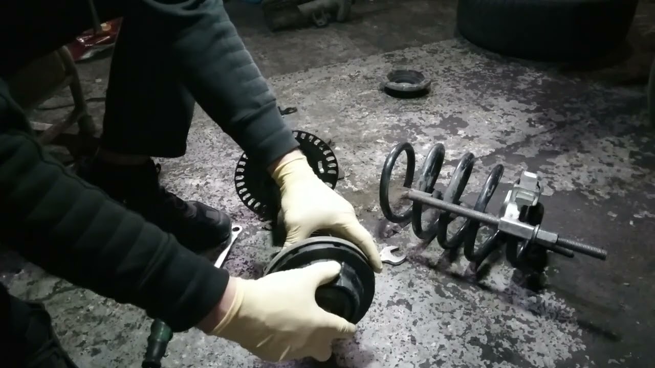 Замена  передних стоек VW T5