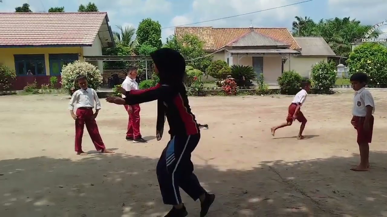 VIDEO PRAKTEK LOMPAT JAUH ( MATKUL PENDIDIKAN JASMANI DAN OLAHRAGA ) 