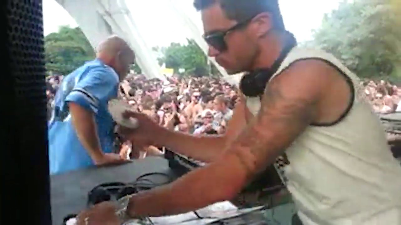 LEBARON Live @ Piknic Electronik (2013) W/ M.A.N.D.Y (Philipp Jung)