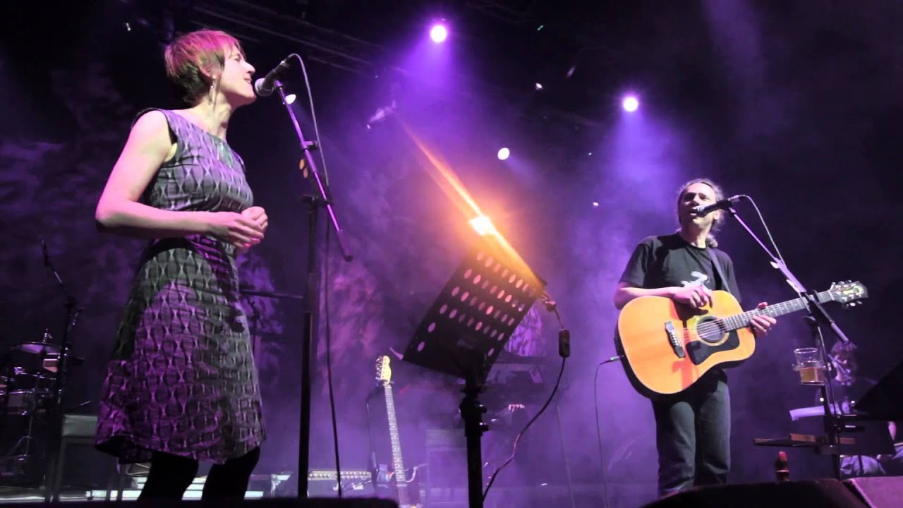 Alkinoos Ioannidis featuring Karine Polwart - Athens, 2013