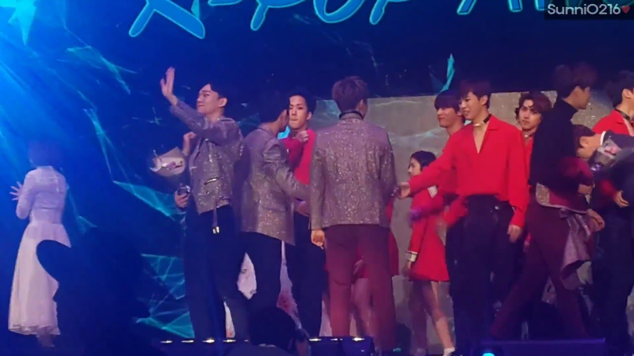 20160217 가온차트 기념촬영 EXO