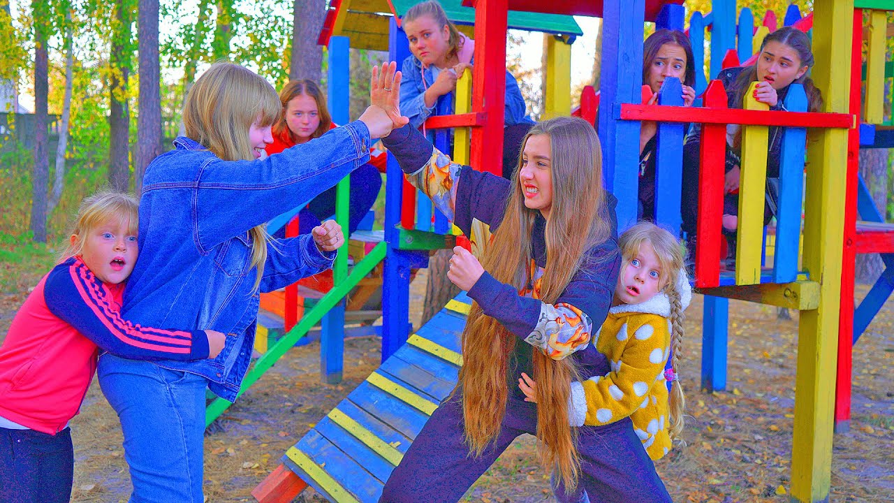 Diana stood up for her younger sister! Whats happened on the Playground?