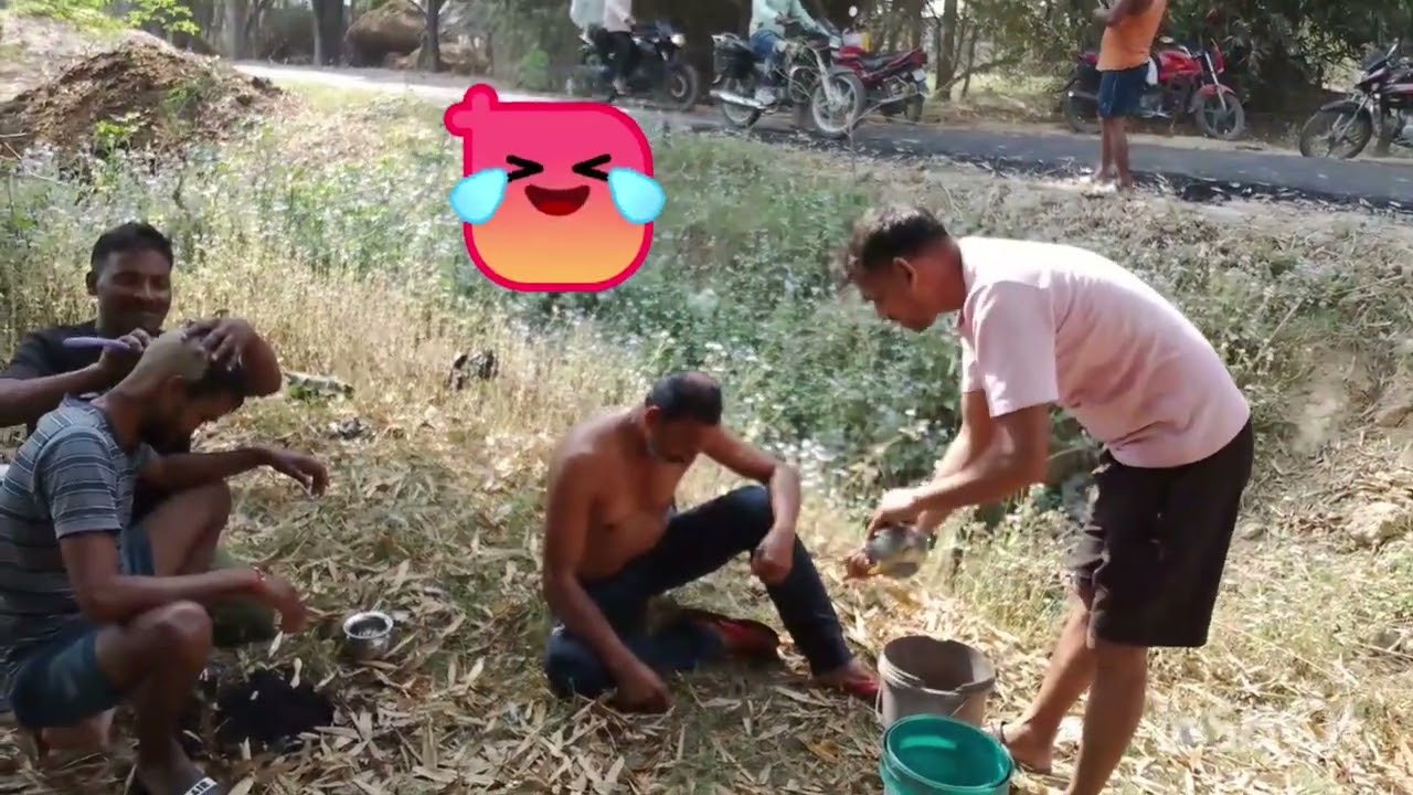 फ्री के चक्कर में लोगों ने गजनी बना दिया,🙏देखो जरा मामा ठाकुर लग रहे  हैं या अमरीश पुरी