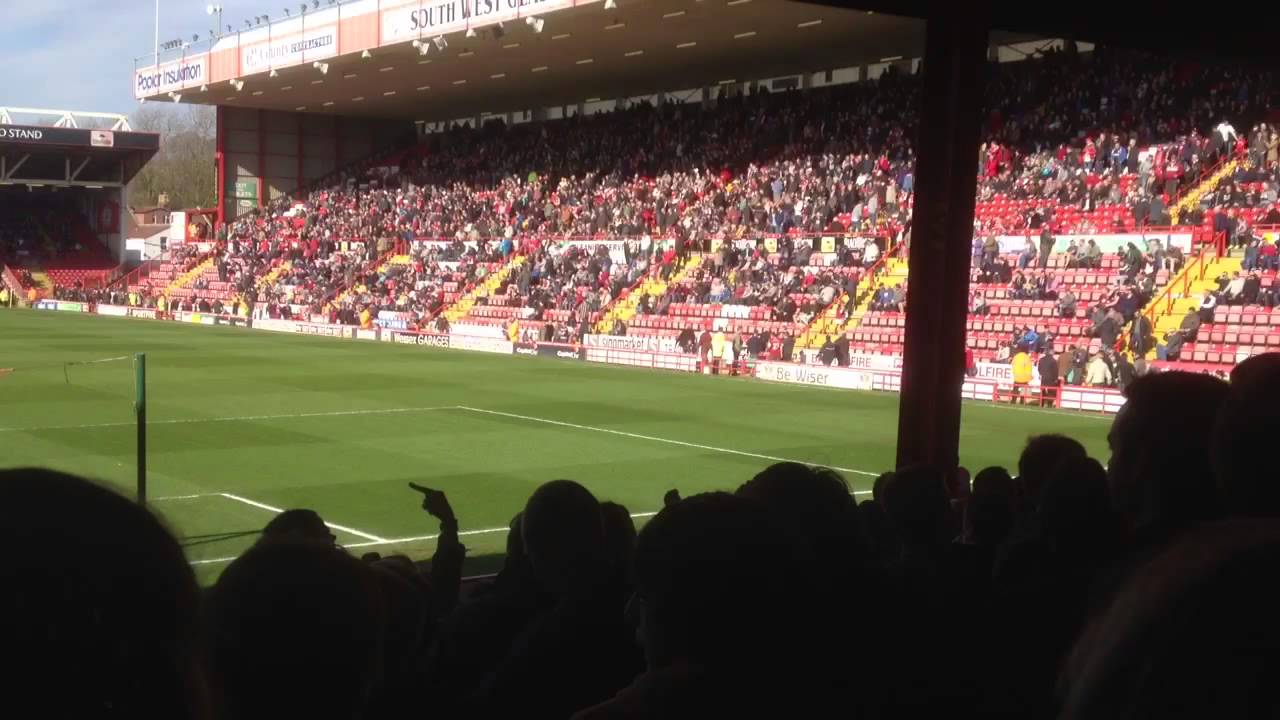 Bristol City v Swindon - Pre-Match Atmosphere